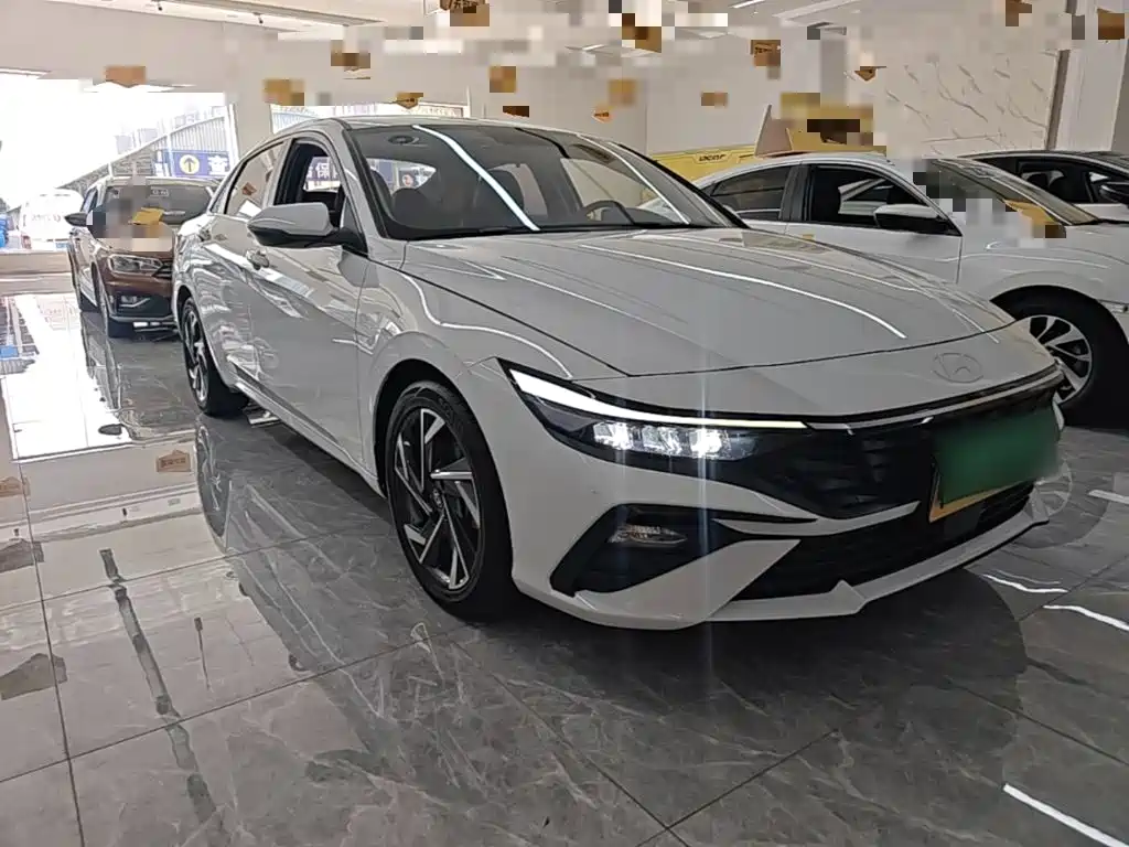 Hyundai Elantra 2023