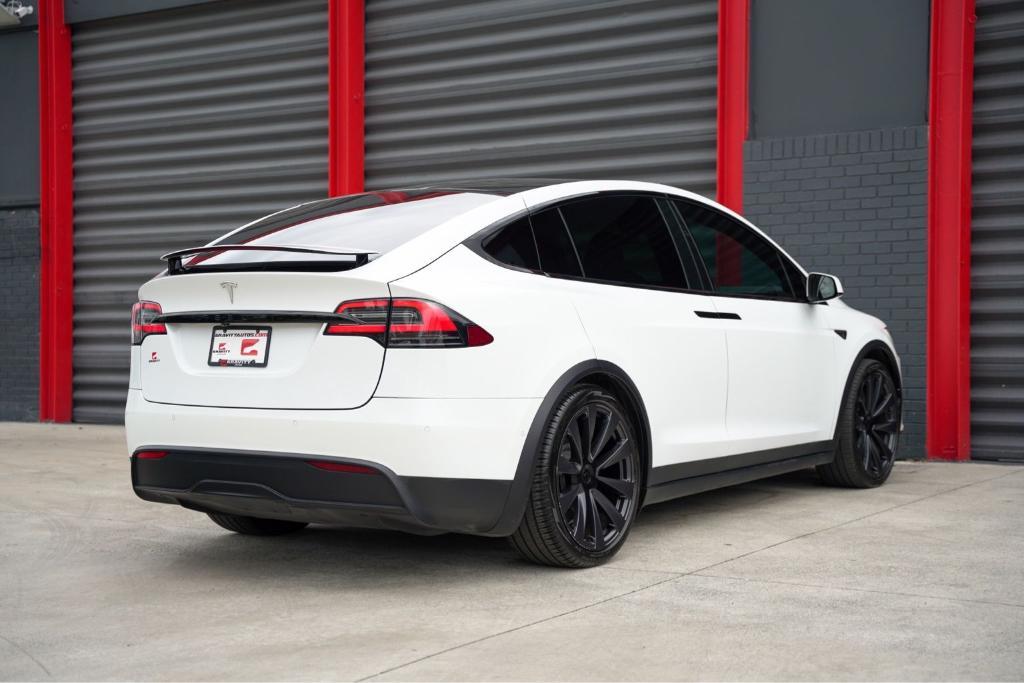 Tesla Model X 2022