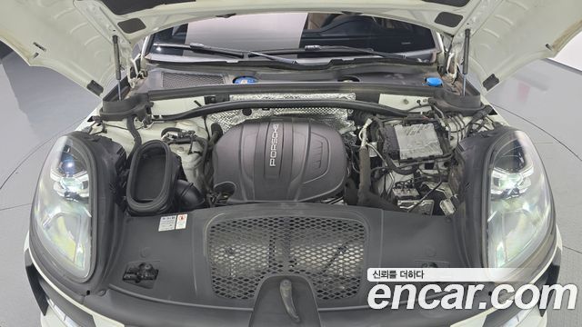 Porsche Macan 2021