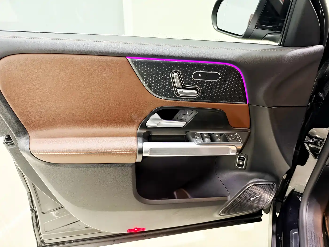 Mercedes-Benz EQB 2024