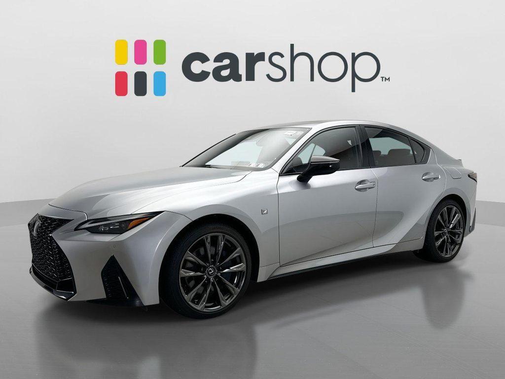 Lexus IS 2025