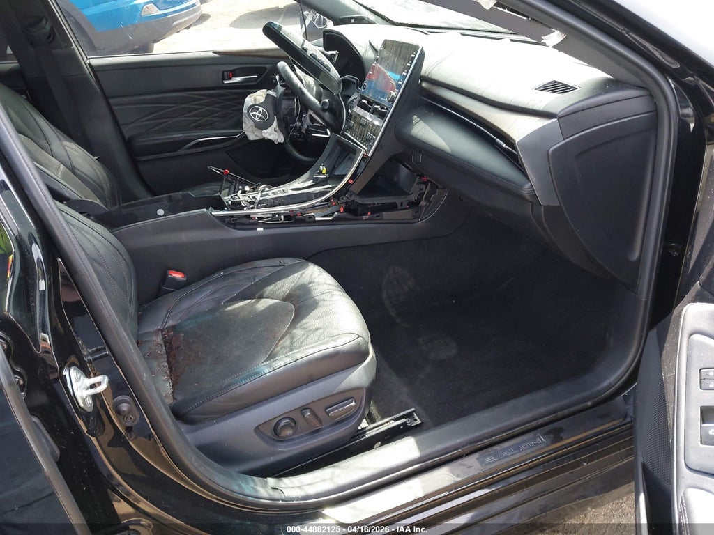Toyota Avalon 2022