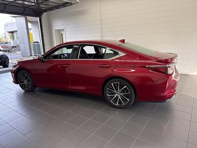 Lexus ES 2024