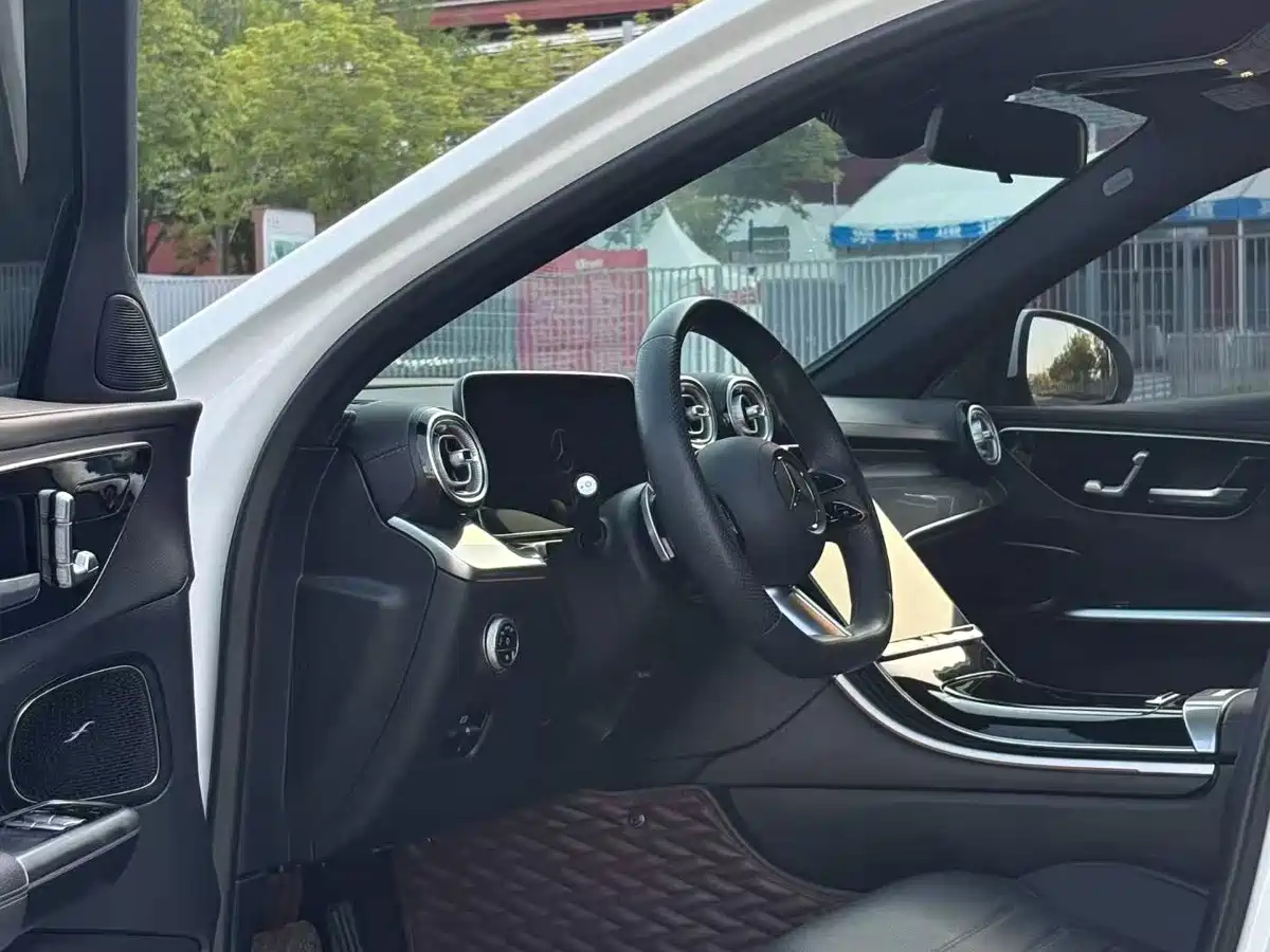 Mercedes-Benz C-Класс 2024