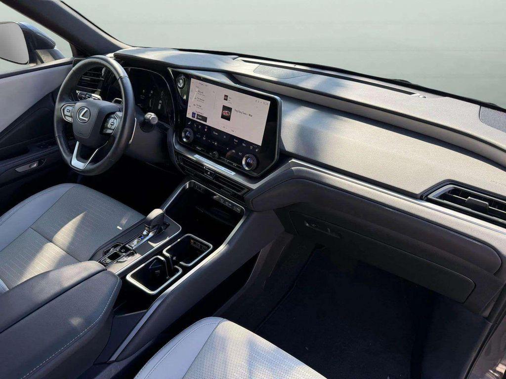 Lexus TX 2025