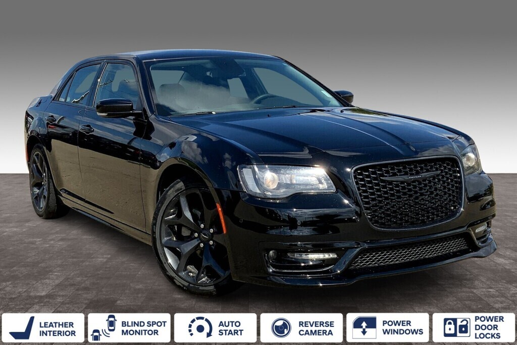 Chrysler 300 2022