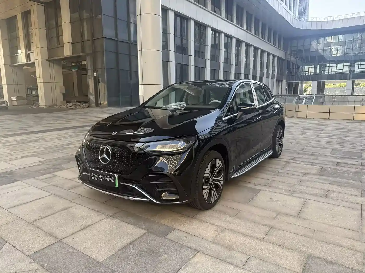 Mercedes-Benz EQE SUV 2025