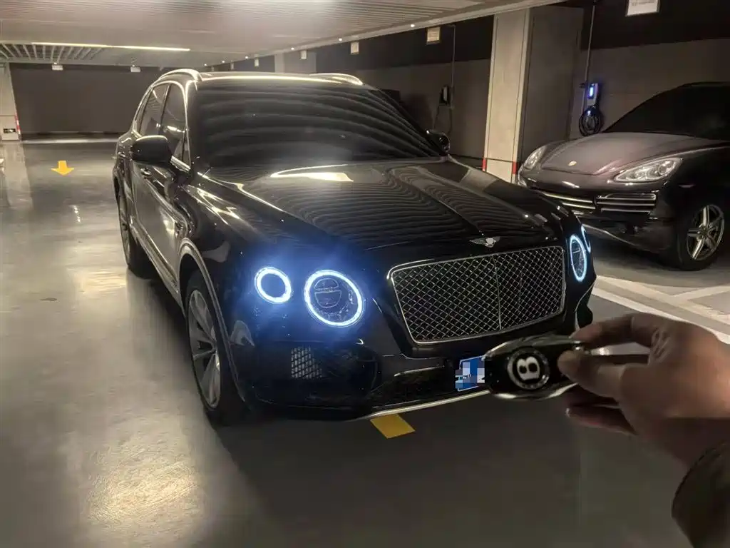 Bentley Bentayga 2023