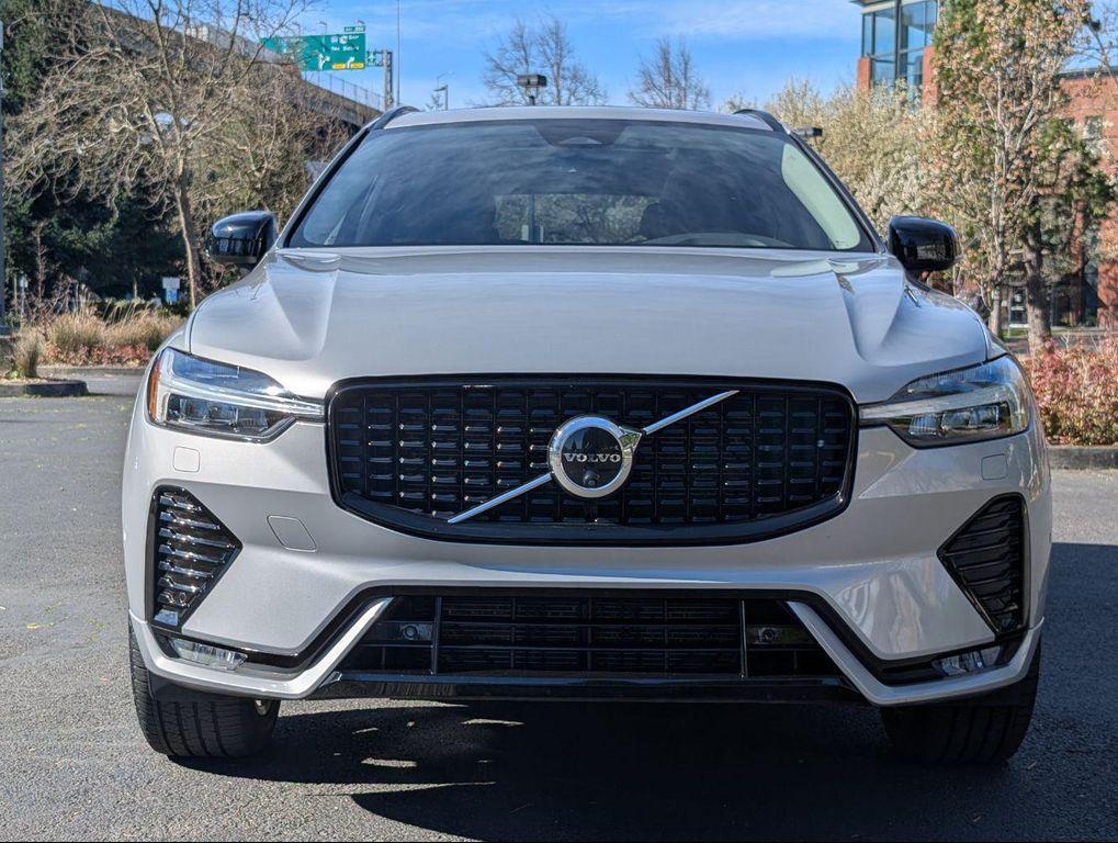 Volvo XC60 2025