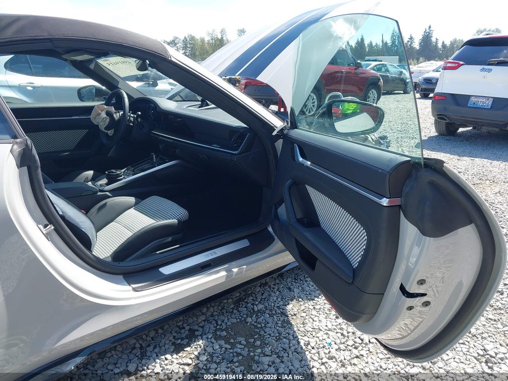 Porsche 911 2025
