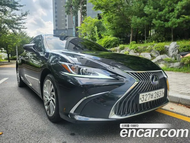 Lexus ES 2021