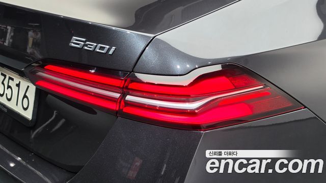 BMW 5 серии 2023