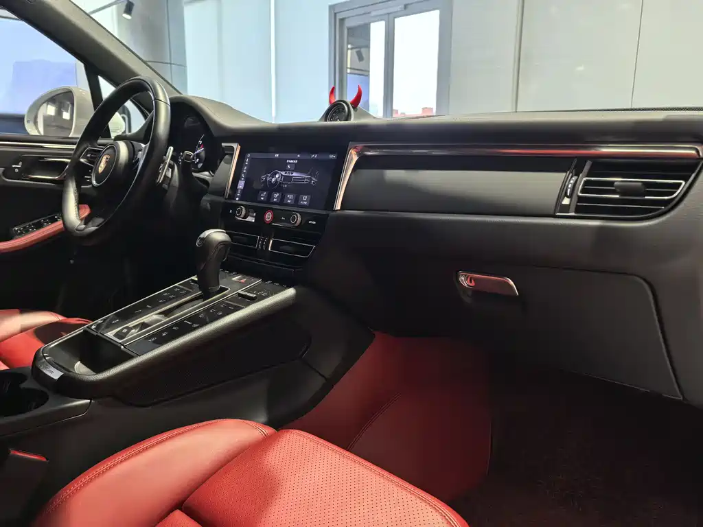 Porsche Macan 2023