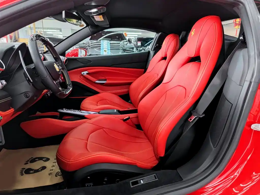 Ferrari F8 2023