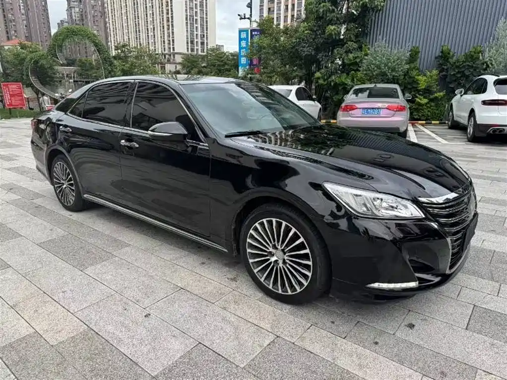 Toyota Crown 2020