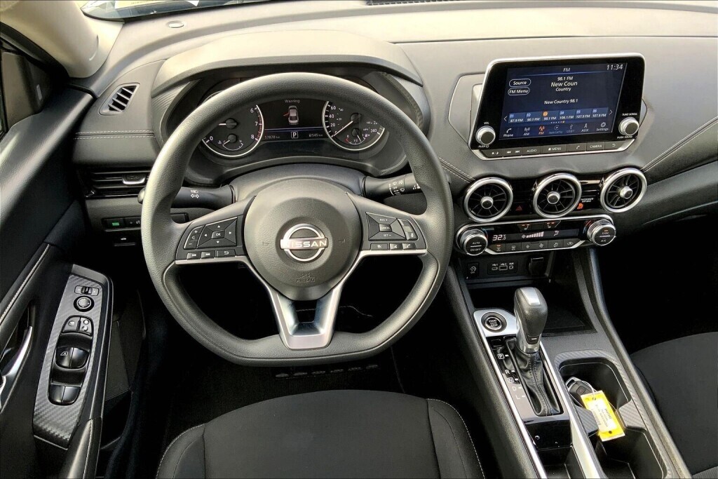 Nissan Sentra 2024