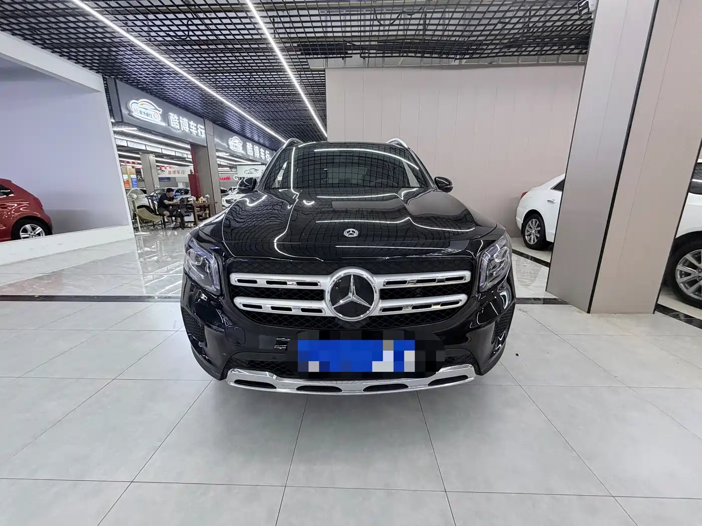 Mercedes-Benz GLB 2023