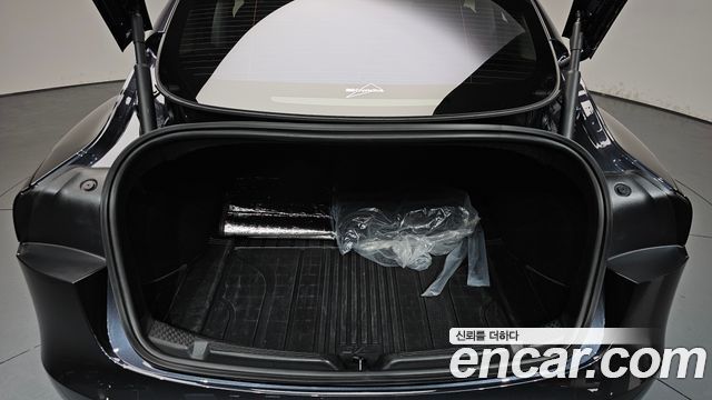 Tesla Model 3 2024