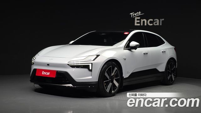 Polestar 4 2025