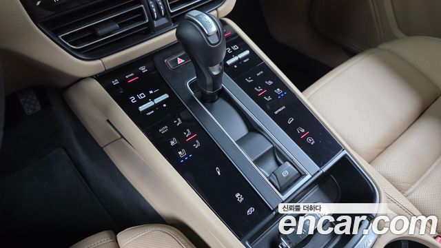 Porsche Macan 2023