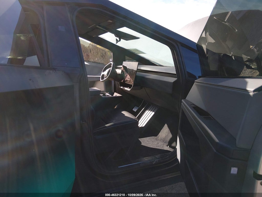 Tesla Cybertruck 2025