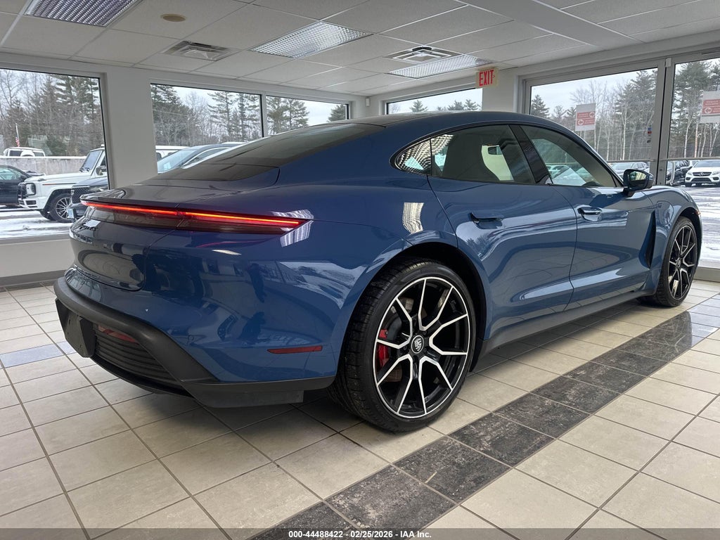 Porsche Taycan 2022