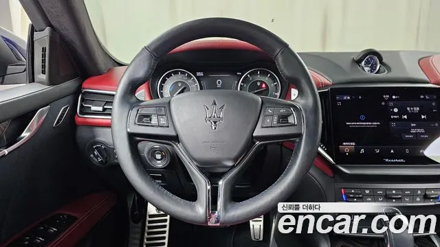 Maserati Ghibli 2021