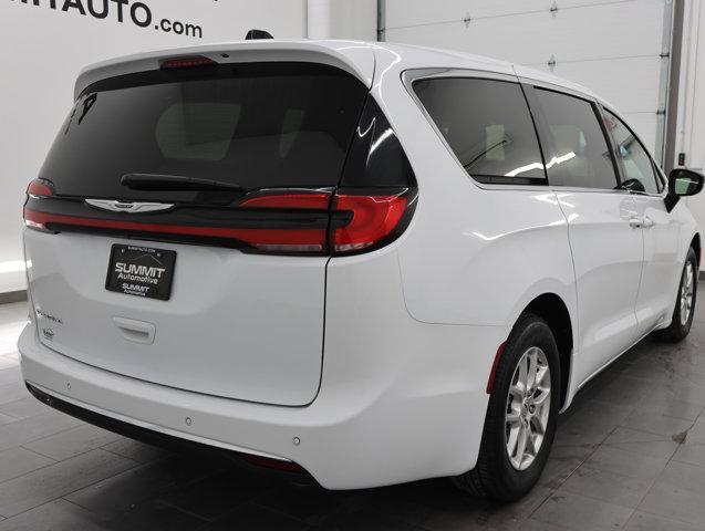Chrysler Pacifica 2024