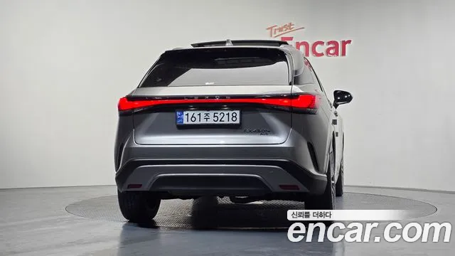 Lexus RX 2023