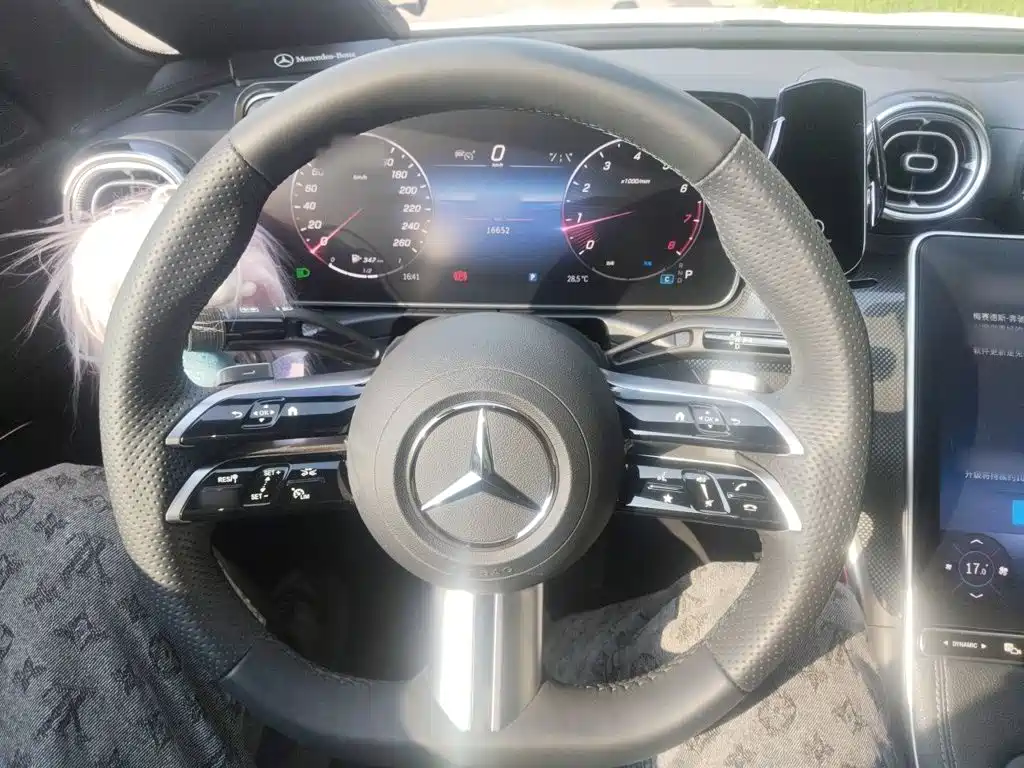 Mercedes-Benz C-Класс 2024