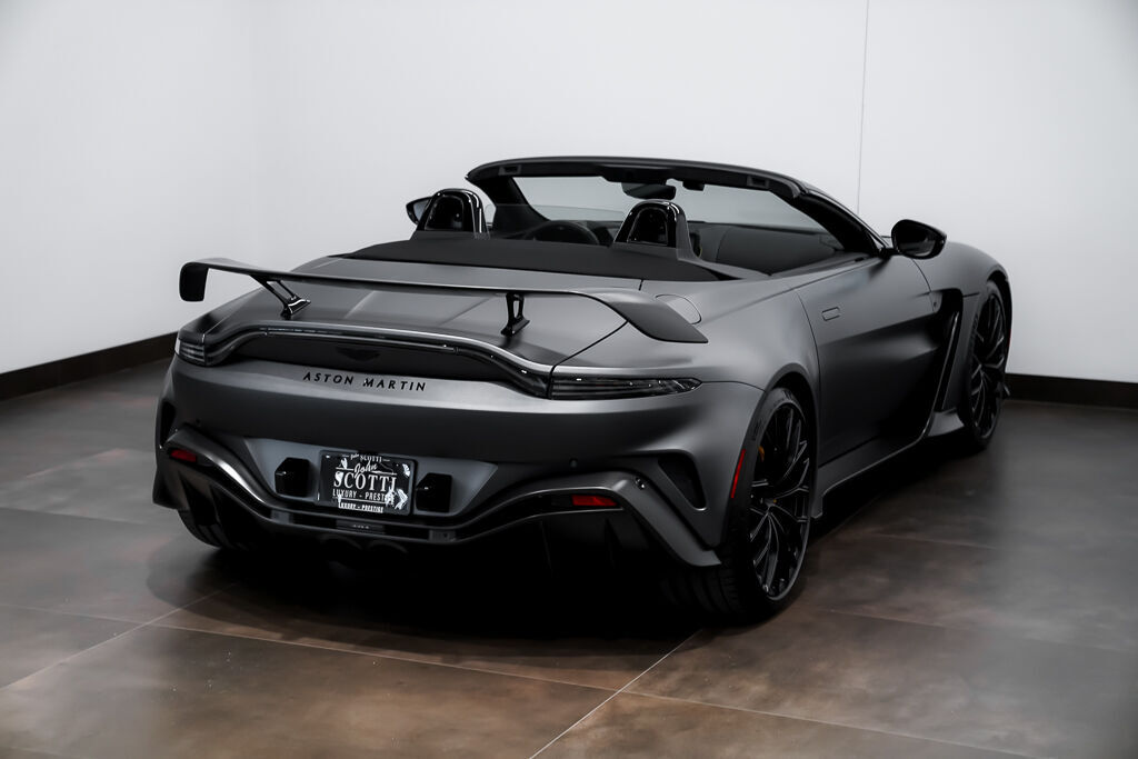 Aston Martin V12 Vantage 2023
