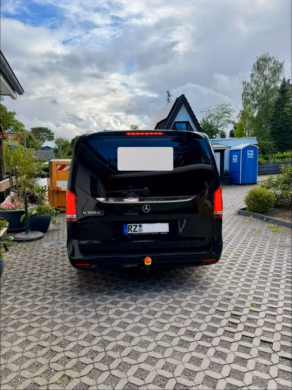 Mercedes-Benz V 300 2023