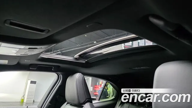 Lexus UX 2023