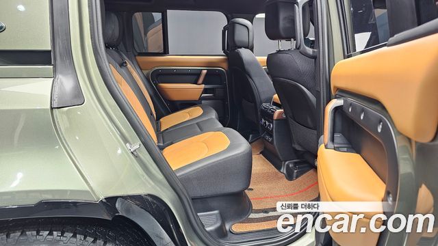 Land Rover Defender 2023