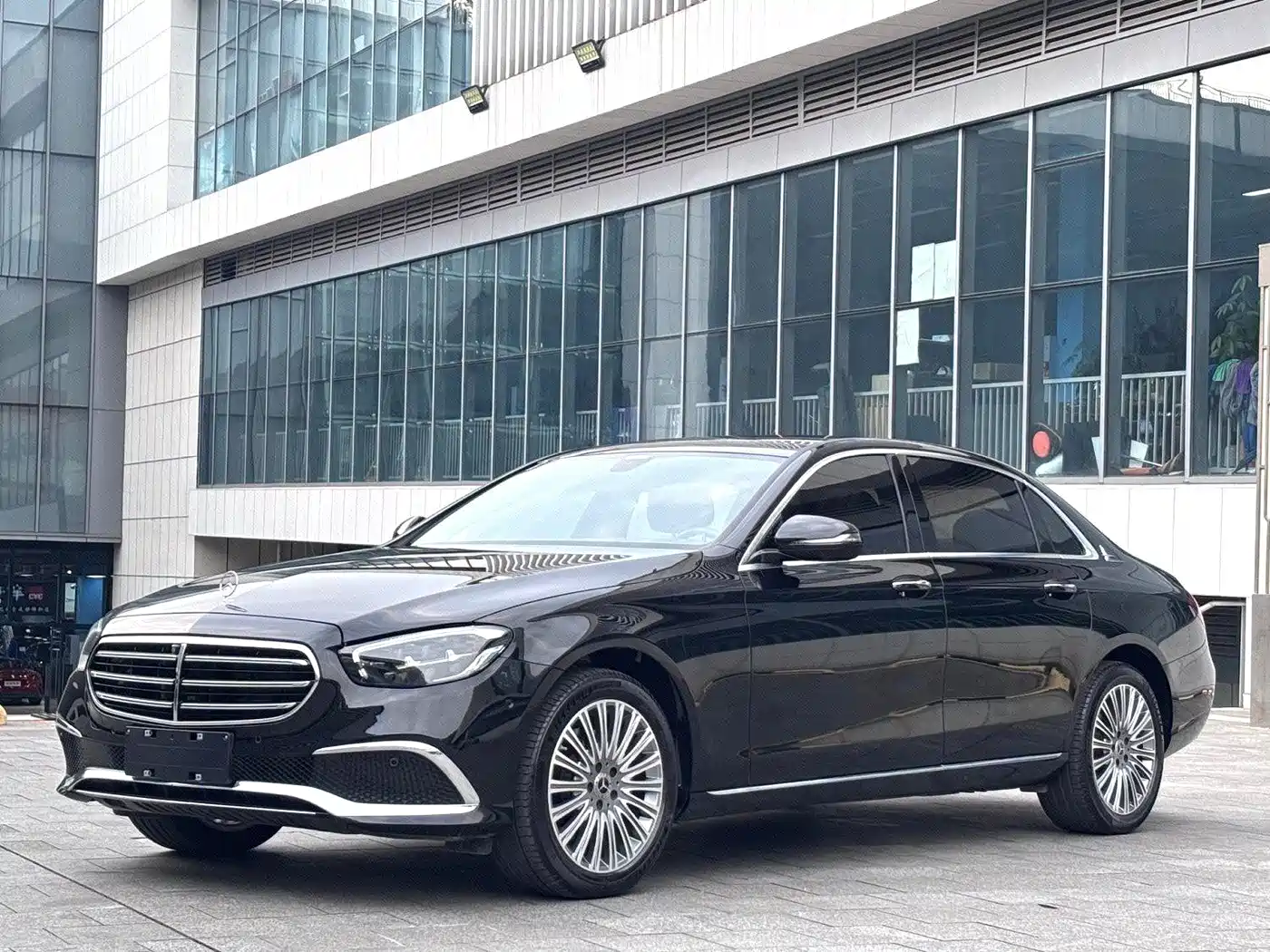 Mercedes-Benz E-Класс 2023