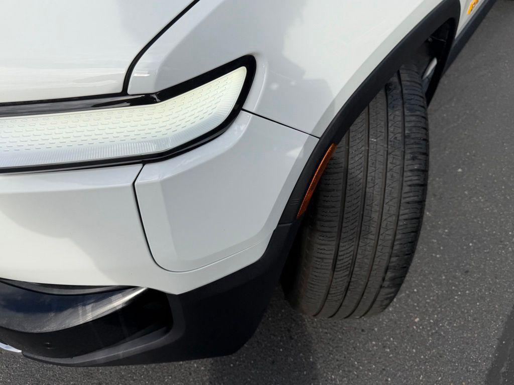 Rivian R1S 2022