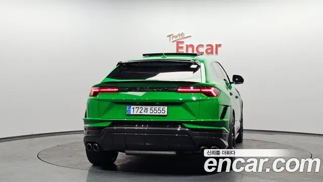 Lamborghini Urus 2024