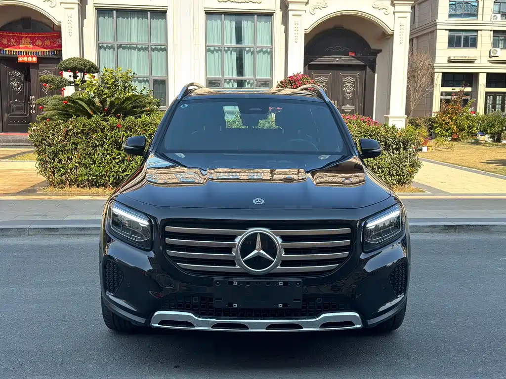 Mercedes-Benz GLB 2023