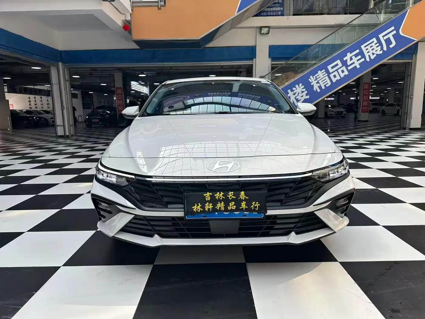 Hyundai Elantra 2023