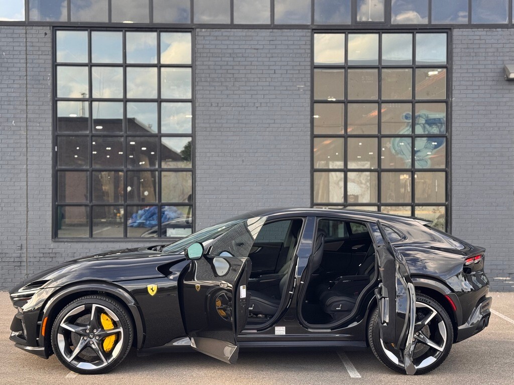 Ferrari Purosangue 2024