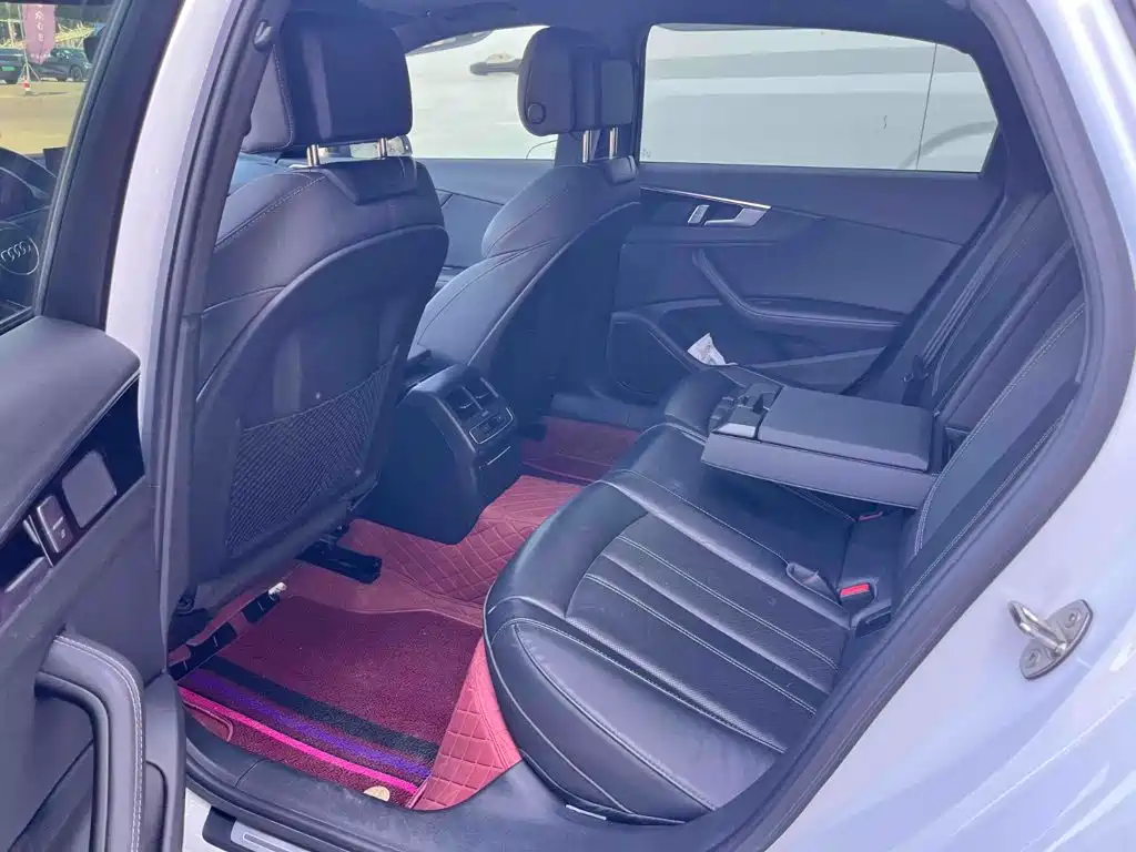 Audi A4 2024