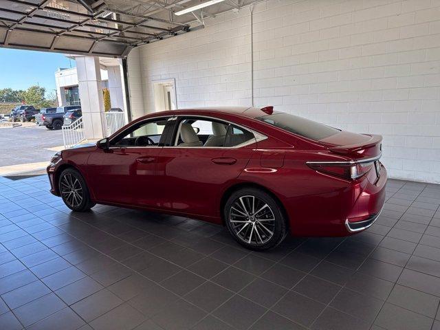 Lexus ES 2025