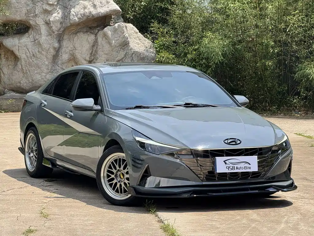 Hyundai Elantra 2022