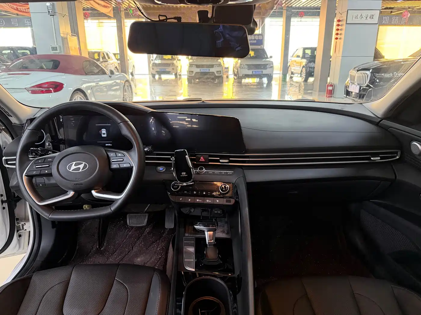 Hyundai Elantra 2023