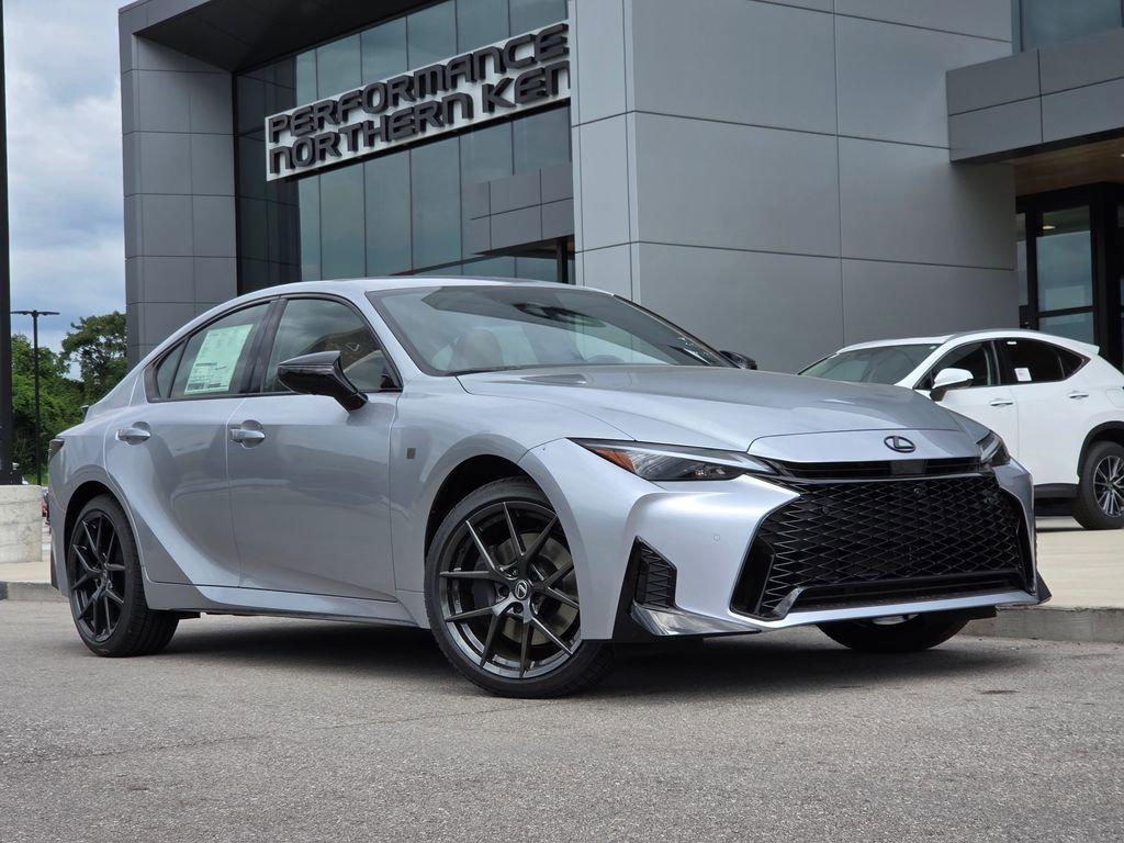 Lexus IS 2026