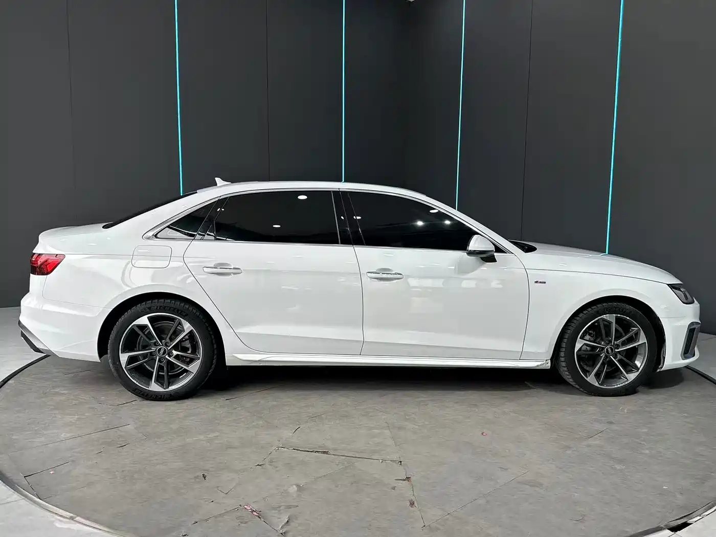 Audi A4 2023