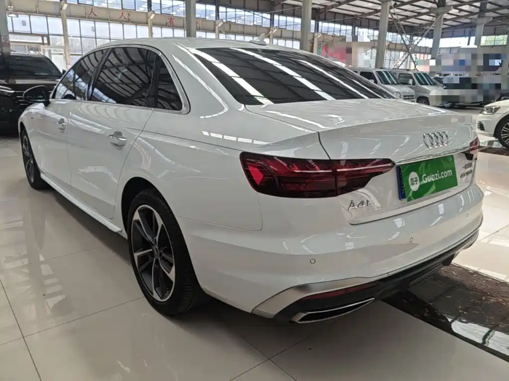 Audi A4 2025