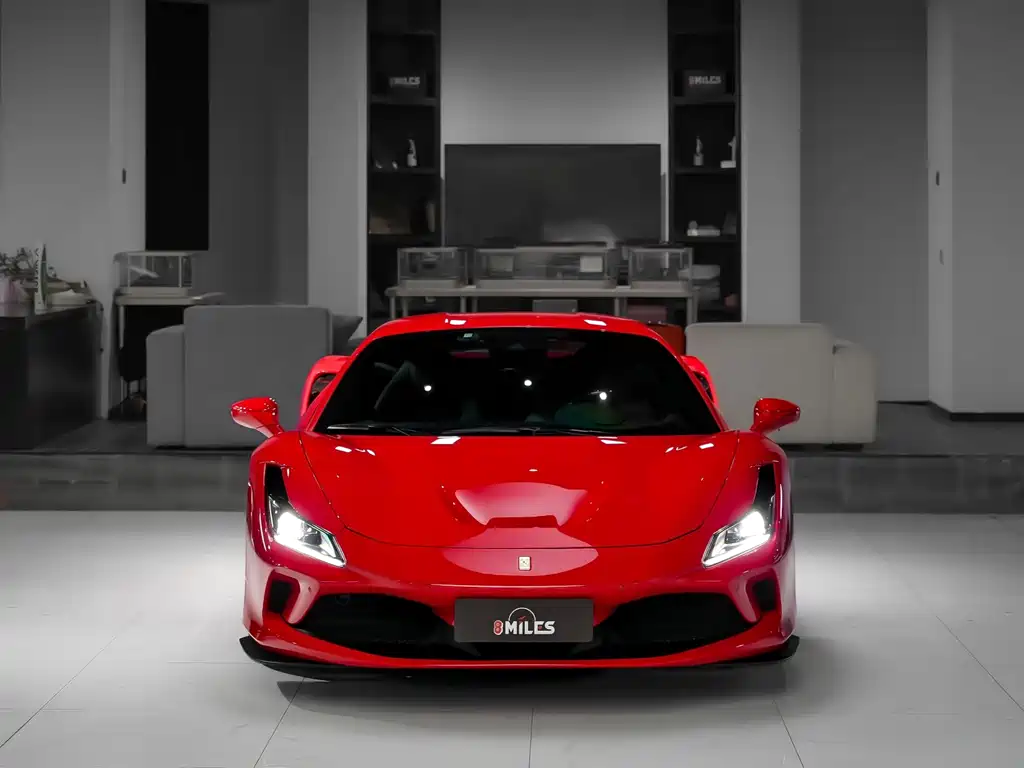 Ferrari F8 2021