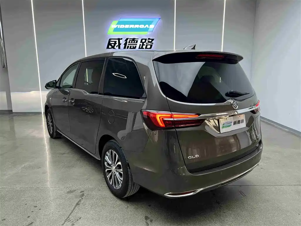 Buick GL8 2025