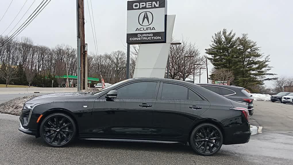 Cadillac CT4 2021